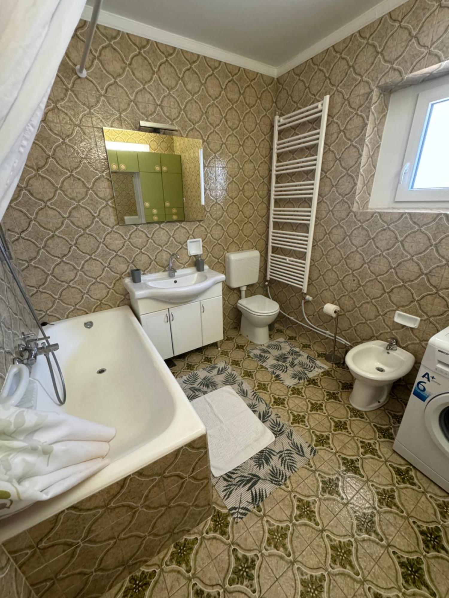 Apartments And Rooms Orazem Zoro بورتوروز المظهر الخارجي الصورة